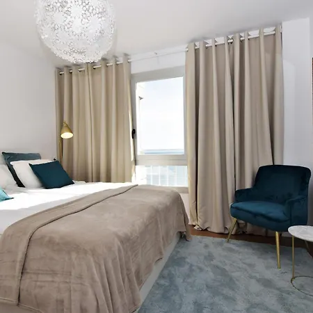 Apartment Ref 240